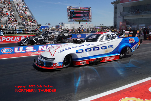 Matt Hagan (near lane) vs Alexis DeJoria (far lane)